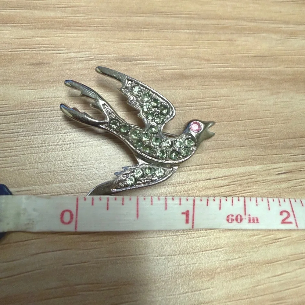 Vintage Silver Tone Green Rhinestone Swallow Bird Brooch Pin Pink Eye 1.25